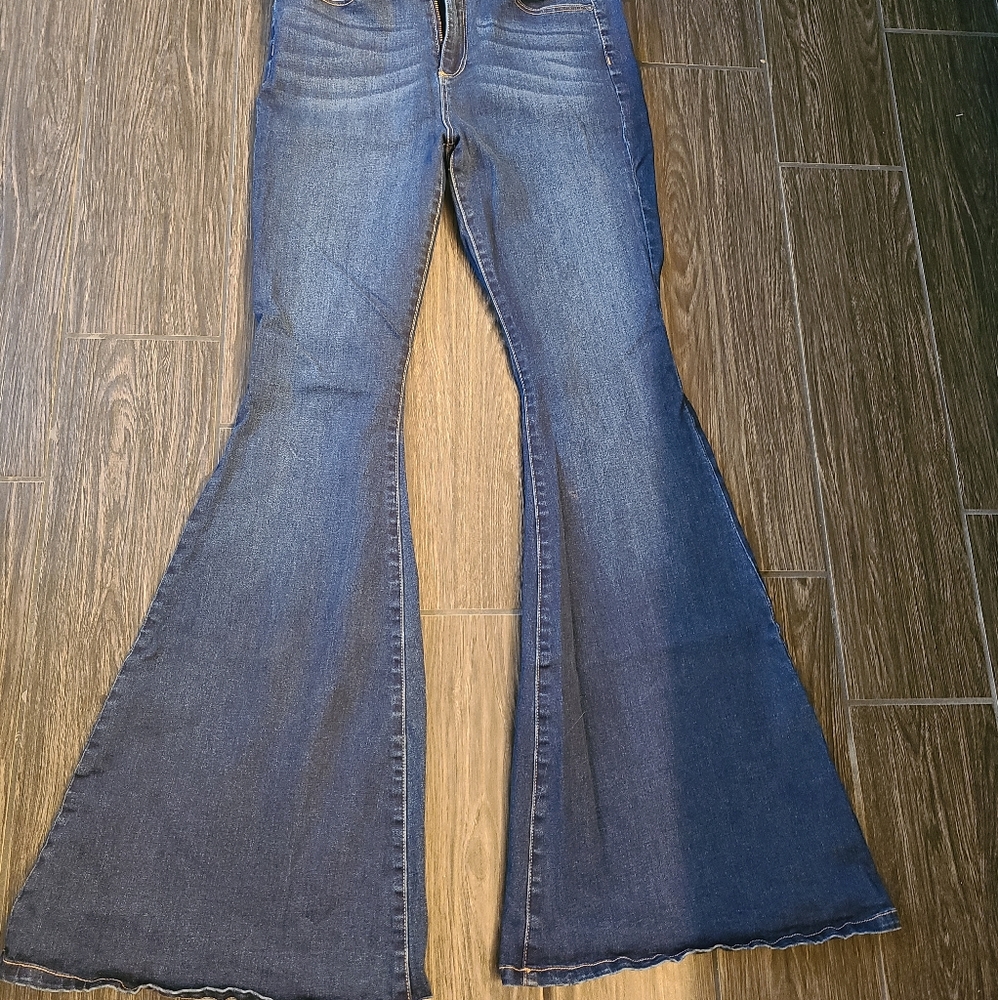 JustFab Elephant Flare Denim Size 31